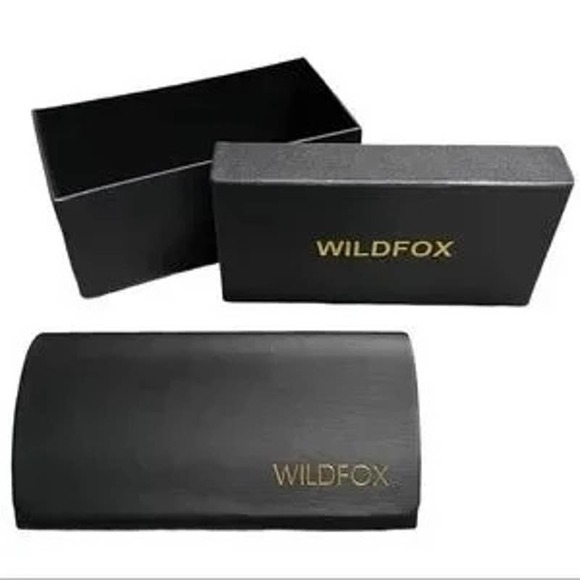 WILDFOX NWT $179 Sunglasses: Gaudy in Baby Blue/Cream in Box/Case main image 4